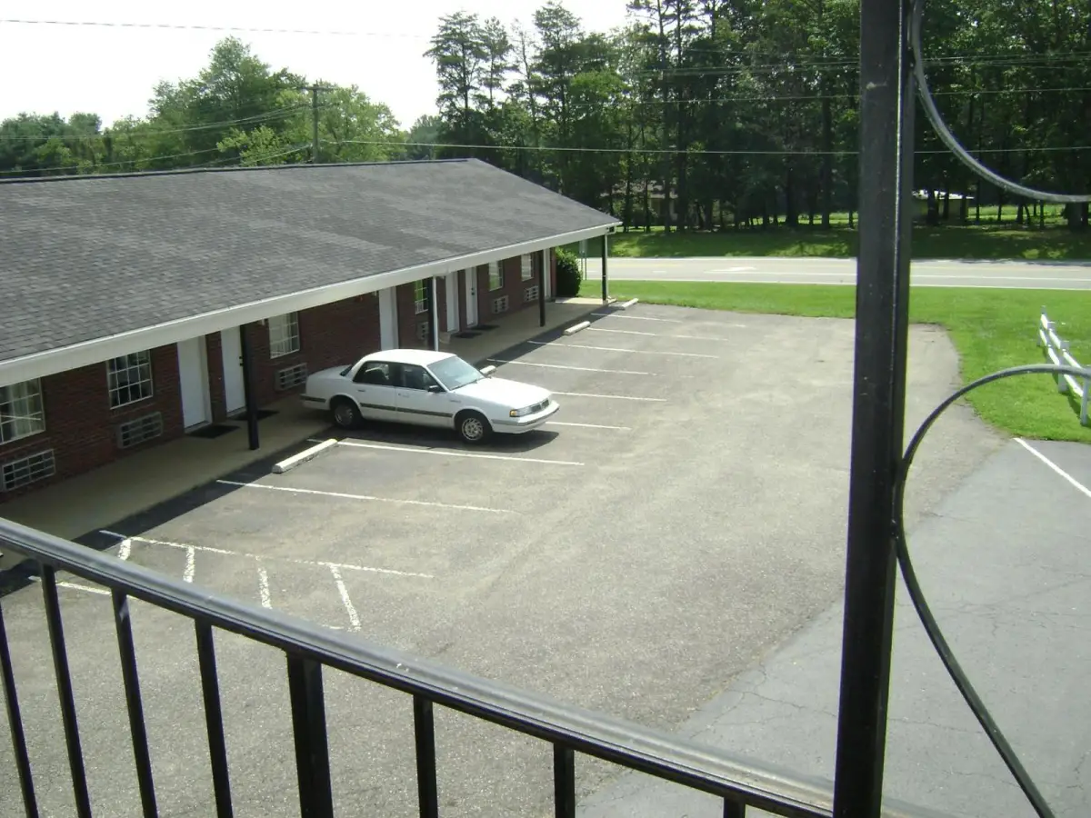 Surry Inn - Dobson 5